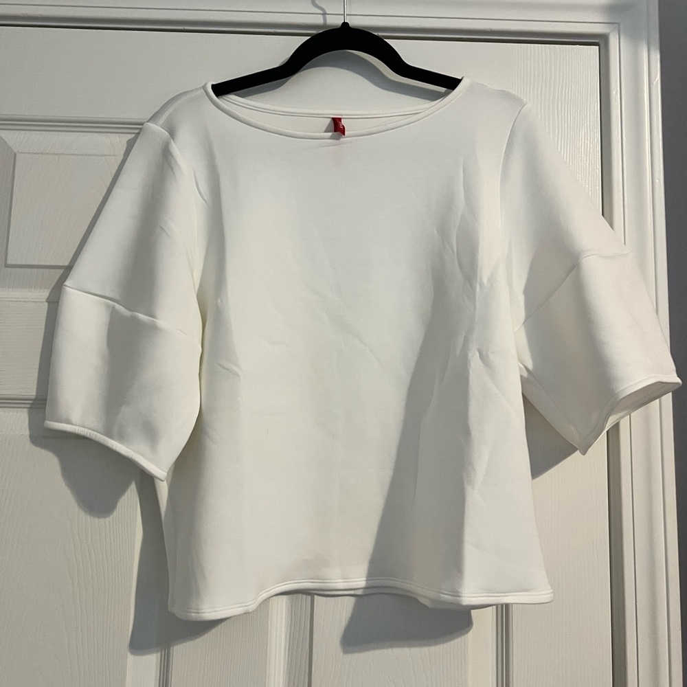 Spanx Air Essentials Desk to Dinner top